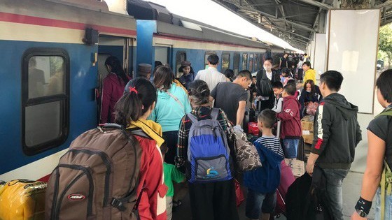 Sai Gon Railway Transport Joint Stock Company offers 5,000 tickets with a discount of 20 percent for passengers traveling from April 1 to April 26. (Photo: SGGP)