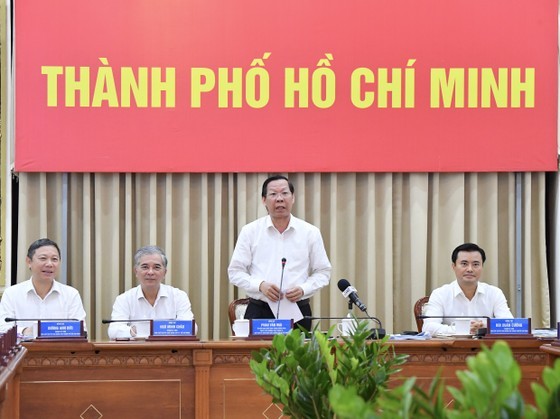 Chairman of the HCMC People’s Committee Phan Van Mai speaks at the meeting. (Photo: SGGP) Chairman of the HCMC People’s Committee Phan Van Mai speaks at the meeting. (Photo: SGGP)