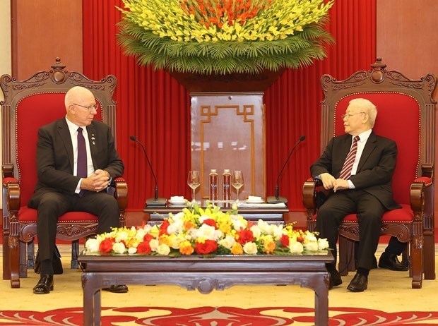 Party General Secretary Nguyen Phu Trong (R) and visiting Australian Governor-General David Hurley (Photo: VNA)