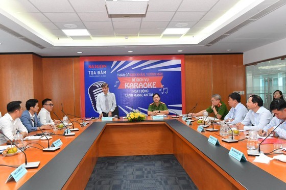 Deputy Editor-in-Chief of the SGGP Newspaper, journalist Nguyen Khac Van hoped that karaoke businesses shared their difficulties with management units who will launch solutions for removing obstacles to help enterprises resume their operation as soon as possible.