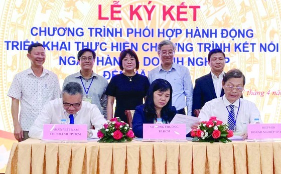 At the signing ceremony (Photo: SGGP) At the signing ceremony (Photo: SGGP)