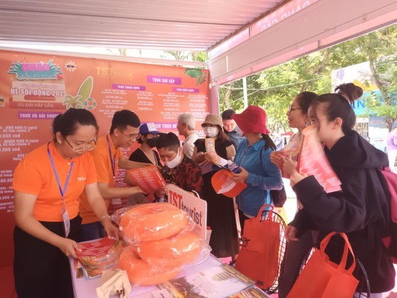 TST Tourist Company's stall