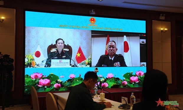 Sen. Lieut. Gen. Nguyen Tan Cuong, Chief of the General Staff of the Vietnam People’s Army, holds online talks with General Yoshida Yoshihide, Chief of Staff of the Japan Self-Defence Forces Joint Staff (Photo: qdnd.vn)