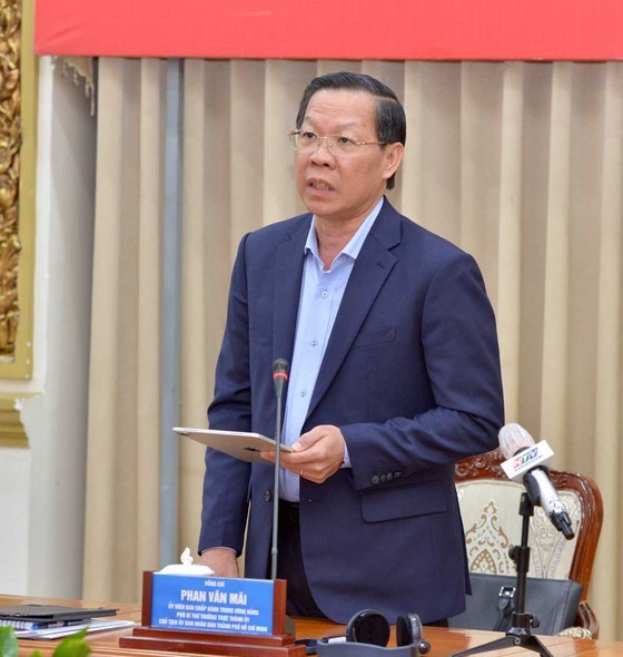 Chairman of the HCMC People's Committee Phan Van Mai speaks at the meeting. (Photo: SGGP) Chairman of the HCMC People's Committee Phan Van Mai speaks at the meeting. (Photo: SGGP)