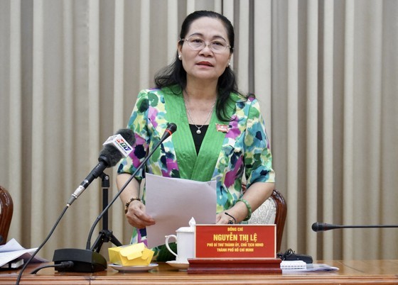 Chairwoman of the HCMC People’s Council Nguyen Thi Le speaks at the meeting. (Photo: SGGP)