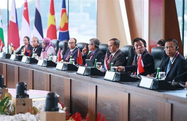 The dialogue session between ASEAN leaders and representatives of the High-Level Task Force on ASEAN Community's Post-2025 Vision (Photo: VNA) The dialogue session between ASEAN leaders and representatives of the High-Level Task Force on ASEAN Community's Post-2025 Vision (Photo: VNA)