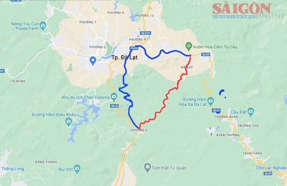 The bypass route (red line) running from the foot of Prenn Pass to Xuan Tho Commune will help reduce the travel time and distance compared to the existing road (blue line).