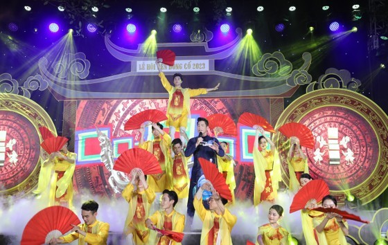 An art performance at the ceremony (Photo: SGGP)