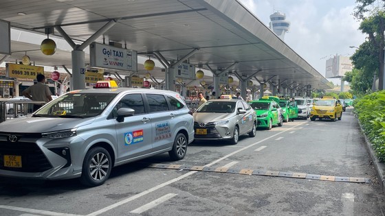 The HCMC Road Infrastructure Management Center proposes measures to ensure traffic safety, and security at Tan Son Nhat airport. (Photo: SGGP) The HCMC Road Infrastructure Management Center proposes measures to ensure traffic safety, and security at Tan Son Nhat airport. (Photo: SGGP)