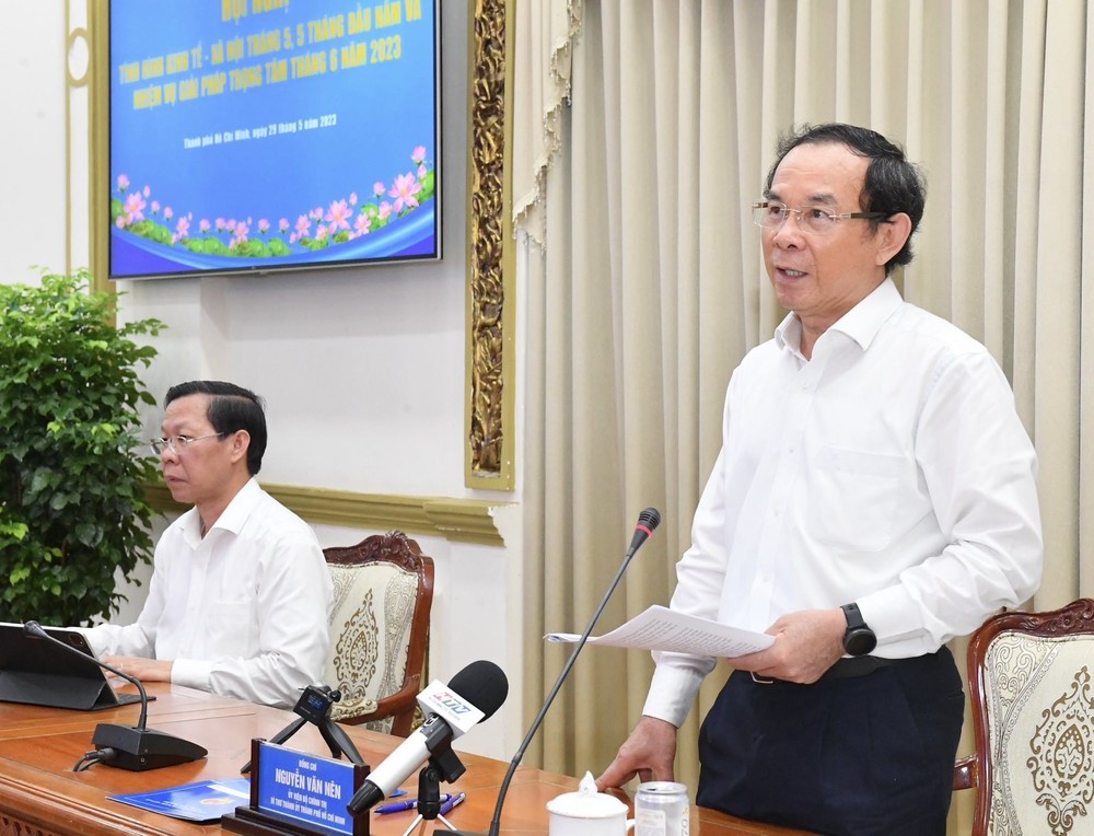 Secretary of the HCMC Party Committee Nguyen Van Nen speaks at the conference. (Photo: SGGP)