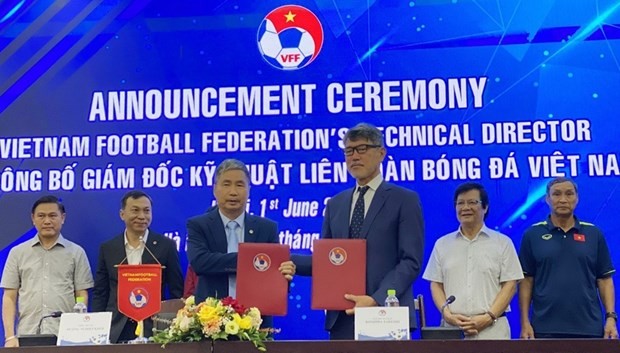 The Vietnam Football Federation announces its new technical director Koshida Takeshi on June 1. (Photo: qdnd.vn)