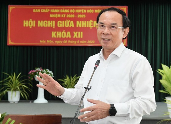 Secretary of the HCMC Party Committee Nguyen Van Nen speaks at the event. (Photo: SGGP) Secretary of the HCMC Party Committee Nguyen Van Nen speaks at the event. (Photo: SGGP)