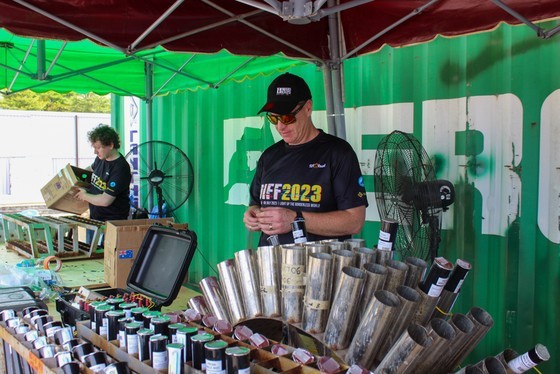 Members of the Australian team are preparing for the performance. (Photo: SGGP)