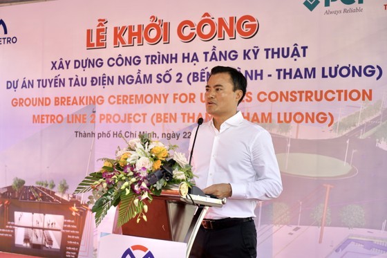 Vice Chairman of the HCMC People’s Committee Bui Xuan Cuong speaks at the groundbreaking ceremony. (Photo: SGGP)