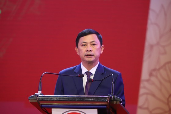 Vice Chairman of the People's Committee of Ha Tinh Province Le Ngoc Chau speaks at the ceremony. (Photo: SGGP)