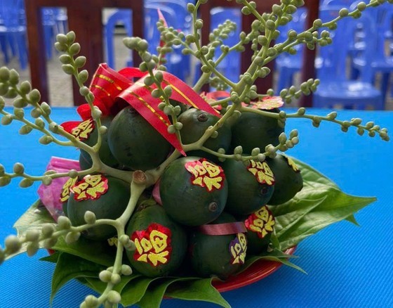 A tray of betel leaves and areca fruits (Photo: SGGP)