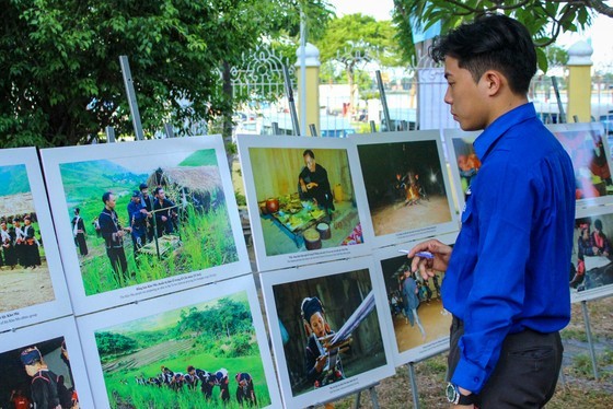 Photos of residence, daily production and cultural activities of the local people, and traditional costumes of ethnic groups in Dien Bien Province (Photo: SGGP) Photos of residence, daily production and cultural activities of the local people, and traditional costumes of ethnic groups in Dien Bien Province (Photo: SGGP)