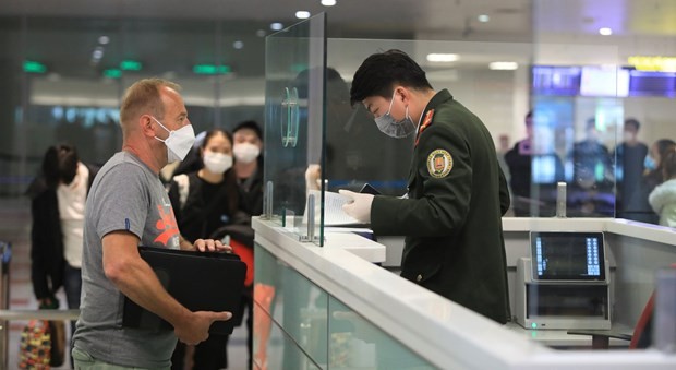 A foreigner enters Vietnam via Noi Bai International Airport. (Photo: VNA) A foreigner enters Vietnam via Noi Bai International Airport. (Photo: VNA)
