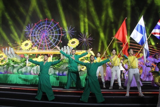 A dance performance in the closing ceremony