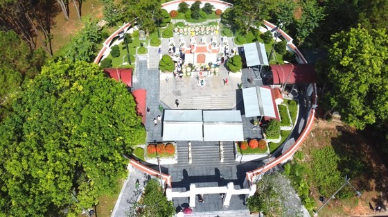 The grave area of 10 female martyrs (Photo: SGGP)