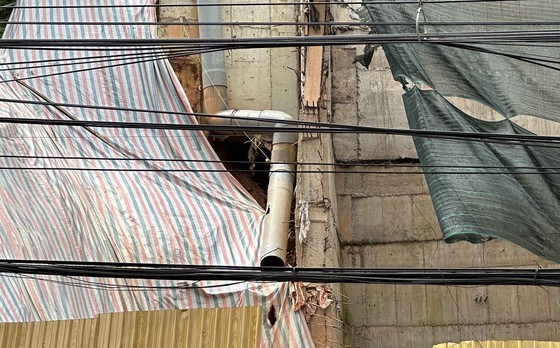 In February, the investor of the above-mentioned building continues to implement administrative violations in leveling the ground in the road safety corridor without authorities' permission. In February, the investor of the above-mentioned building continues to implement administrative violations in leveling the ground in the road safety corridor without authorities' permission.