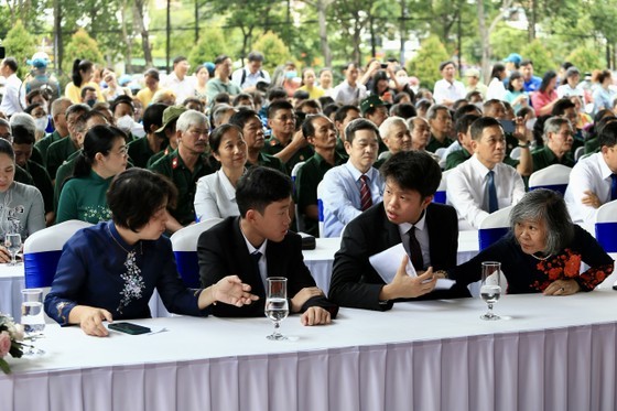 Relatives of General Vo Nguyen Giap attend the ceremony. (Photo: SGGP)
