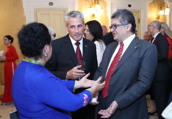 International delegates attend the event. (Photo: SGGP)