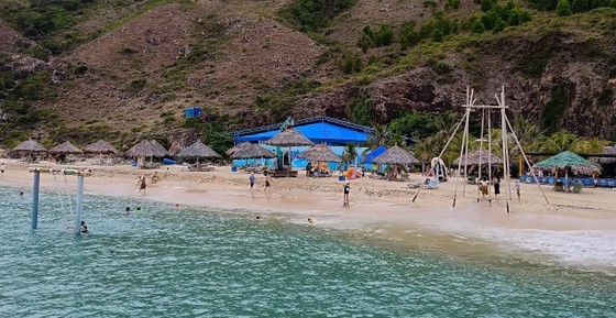 Tourist attractions in Binh Dinh Province see a limited number of visitors. (Photo: SGGP)
