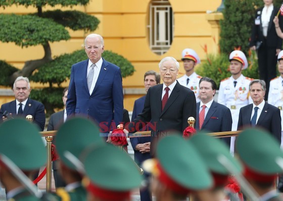 Party General Secretary Nguyen Phu Trong and President Joe Biden at the welcome ceremony (Photo: SGGP)