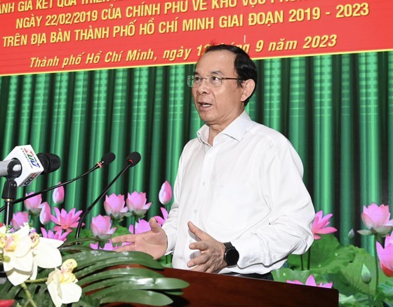 Secretary of the HCMC Party Committee Nguyen Van Nen speaks at the event. (Photo: SGGP)