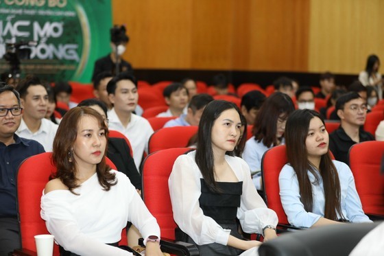 Delegates at the press conference. (Photo: SGGP)