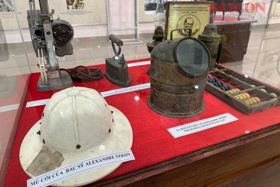 Memorials of French scientist Alexandre Yersin at the exhibition (Photo: SGGP)