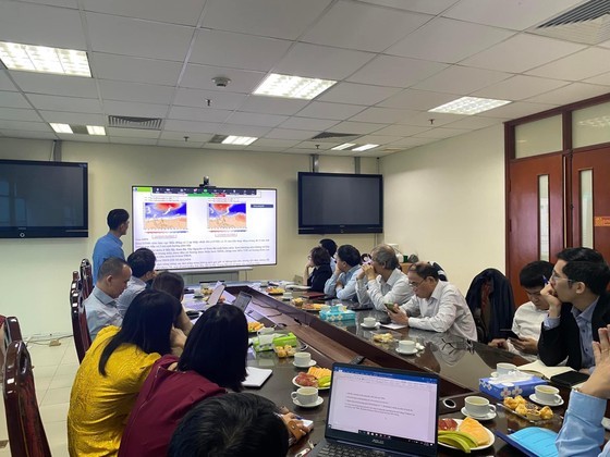 Meteorological specialists attend a meeting to predict the weather. (Photo: SGGP) Meteorological specialists attend a meeting to predict the weather. (Photo: SGGP)