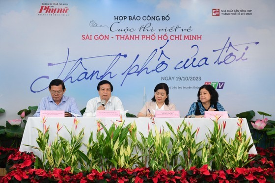 At the press conference of the writing contest (Photo: SGGP)