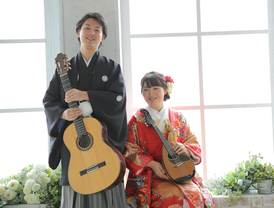 Artists Kobayashi Toru and Kobayashi Mai from Japan