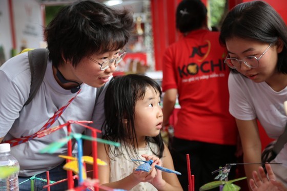 Beautiful bamboo dragonflies of Thach Xa craft village (Photo: SGGP)