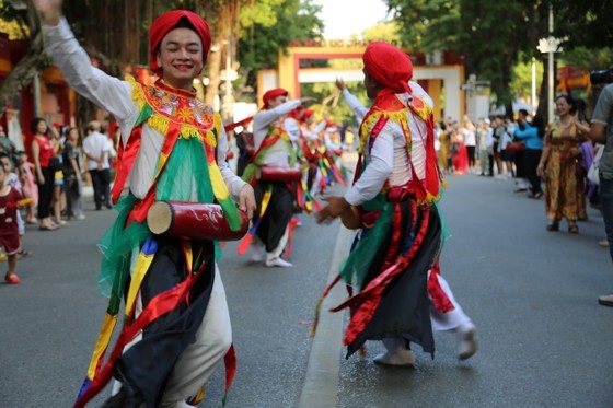 A traditional dance performance (Photo: SGGP)