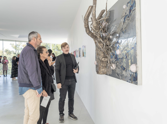 The exhibition attracts thousands of art aficionados.