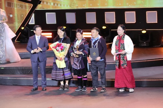 The Golden Lotus awards are given to movies in the documentary and science fiction categories. (Photo: SGGP)