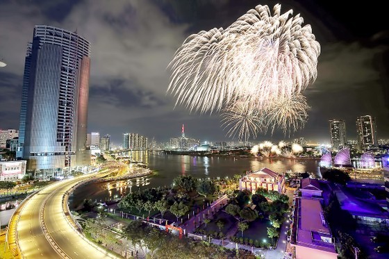 HCMC will organize two fireworks displays to welcome the New Year 2024. (Photo: SGGP)