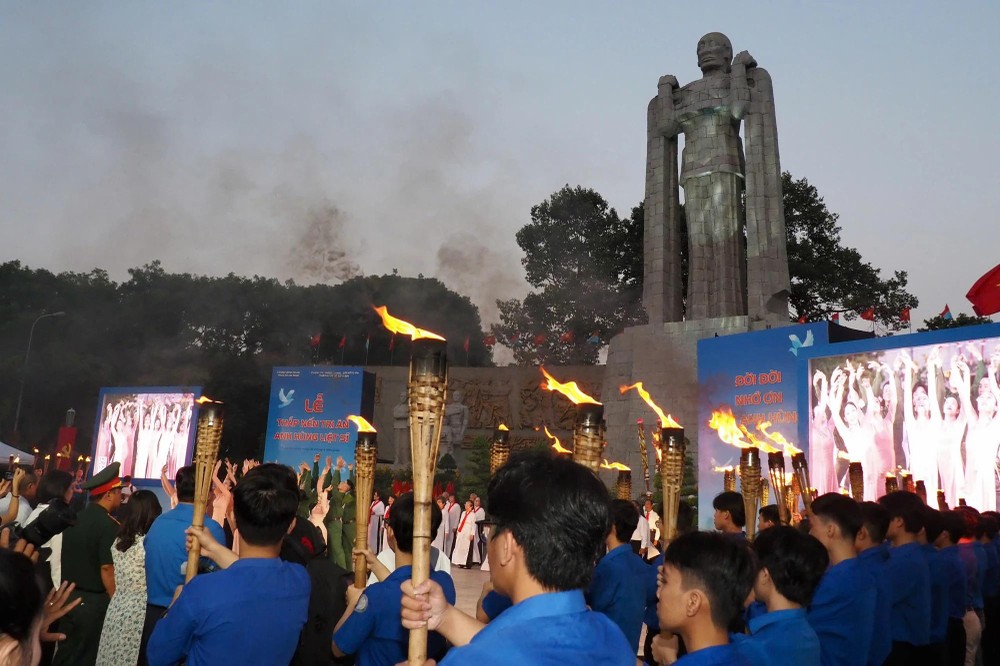 Candle lighting 15.jpg