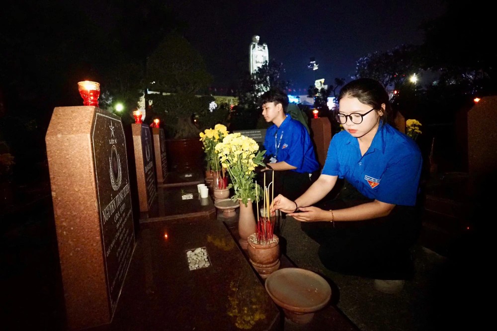 Candle lighting 17.jpg