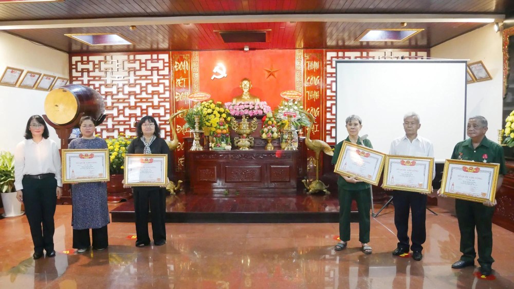 Candle lighting 19.jpg