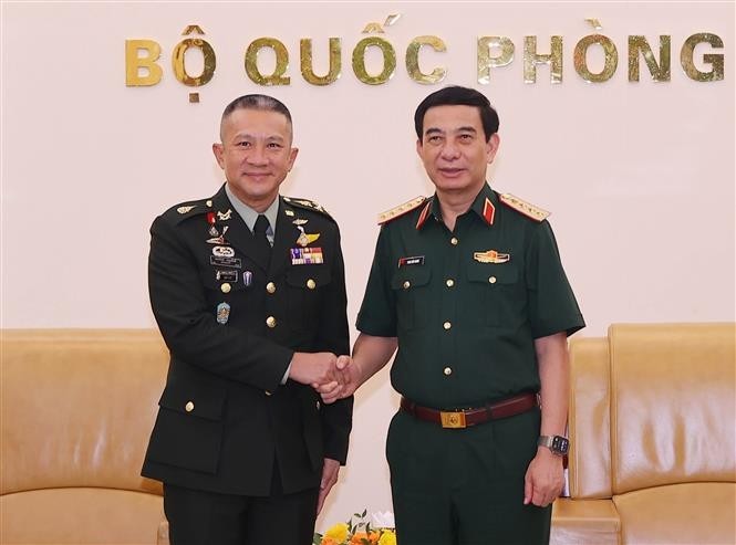 vna-potal-dai-tuong-bo-truong-quoc-phong-phan-van-giang-tiep-xa-giao-tu-lenh-luc-luong-quoc-phong-thai-lan-8132326.jpg