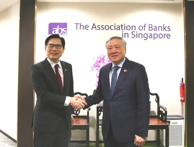 lam-viec-voi-hiep-hoi-ngan-hang-singapore2-17683045943011369612406-3426.jpg