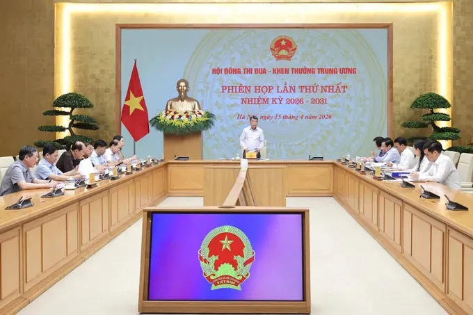 thu-tuong-le-minh-hung-chu-tri-va-phat-bieu-tai-phien-hop-lan-thu-nhat-nhiem-ky-2026-2031-cua-hoi-dong-thi-dua-khen-thuong-trung-uong-sang-15-4-anh-viet-chung-3116-1209.jpg