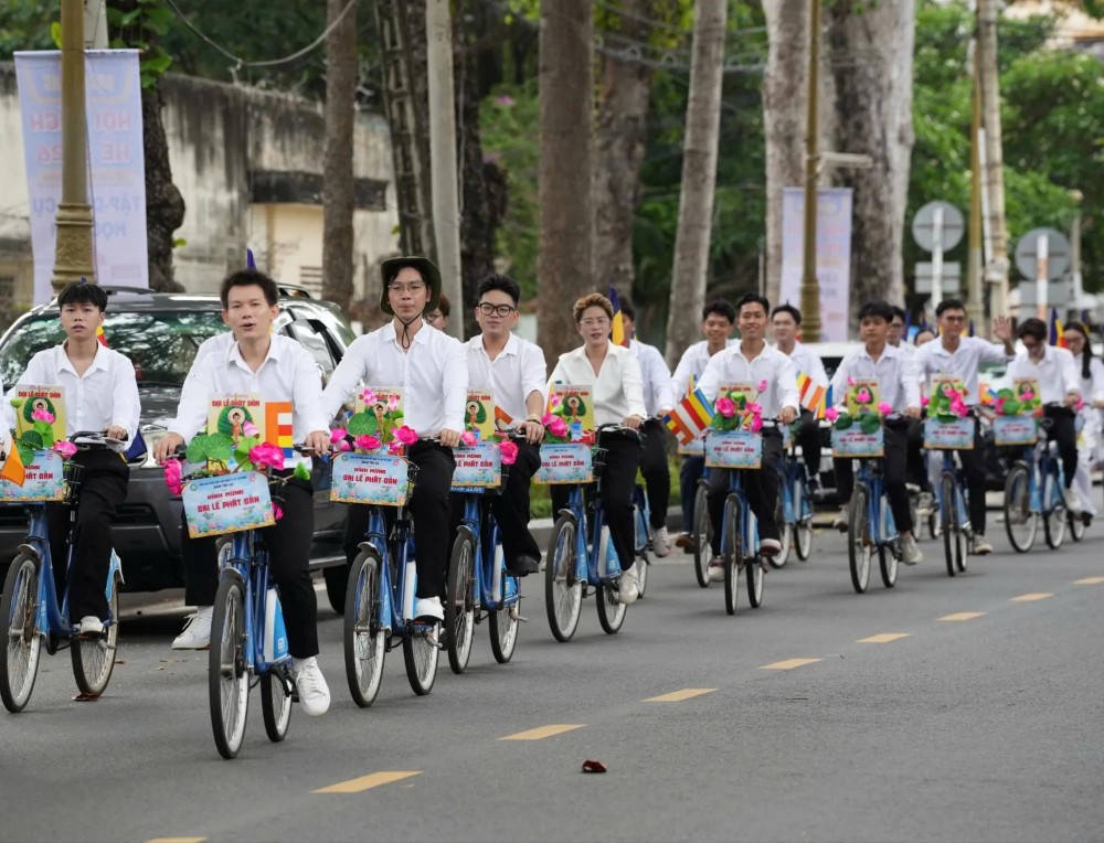 vesak12.jpg
