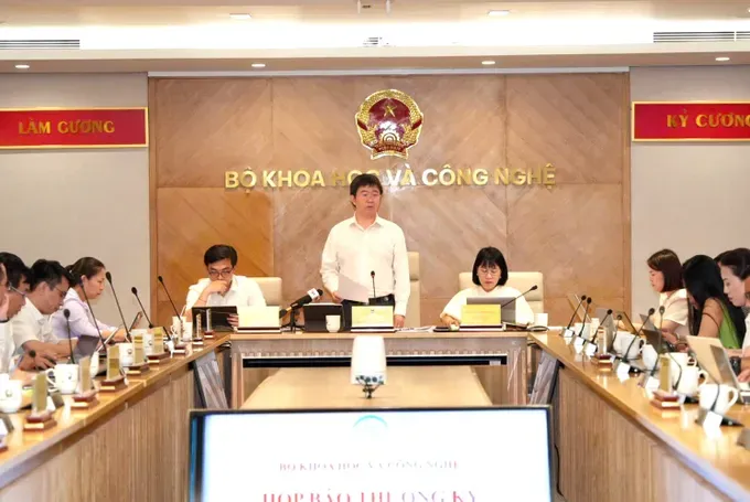 At the press conference (Photo: SGGP) bo-khcn-hop-bao-3-7113-8038.jpg