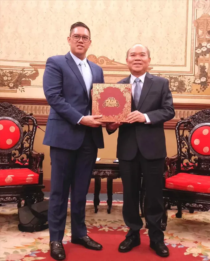 1000015658-5560-4894.jpg