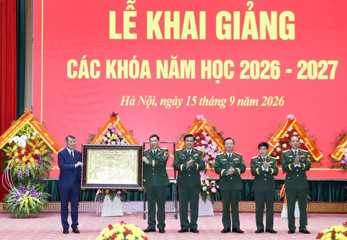 thu-tuong-du-khai-giang-hoc-vien-quoc-phong-6-4324-920.jpg